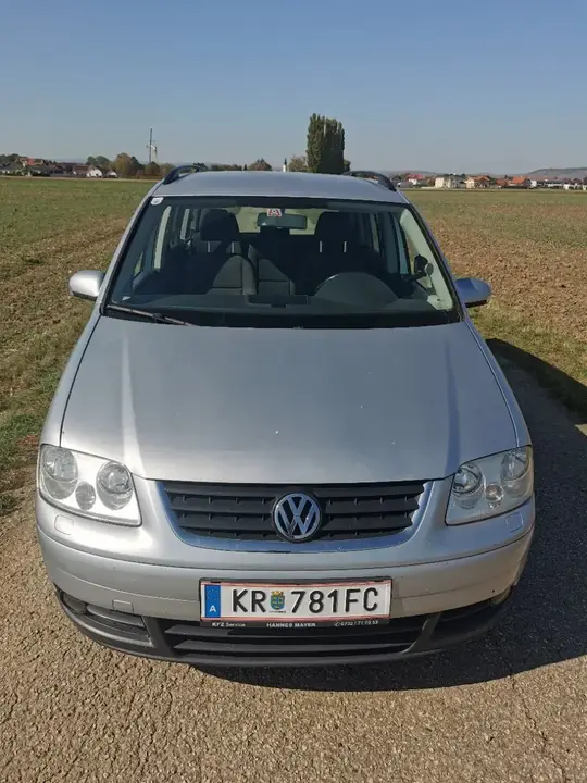 Volkswagen Touran 2006 photo 2