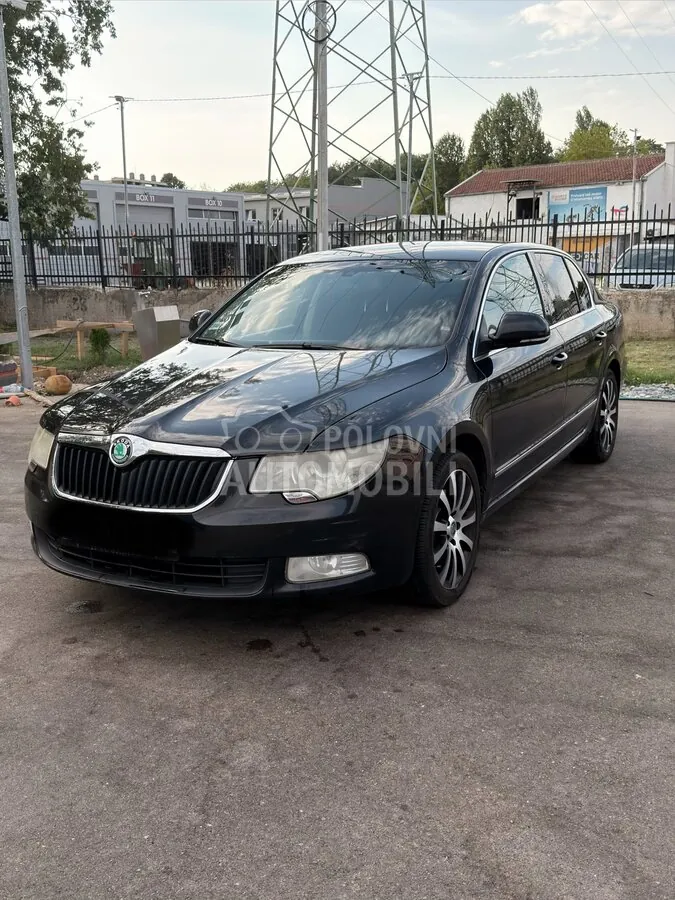 Skoda Superb 2010 photo 2