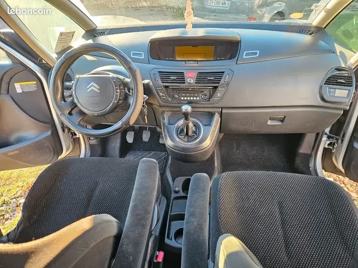 Citroen C4 Picasso 2008 photo 2