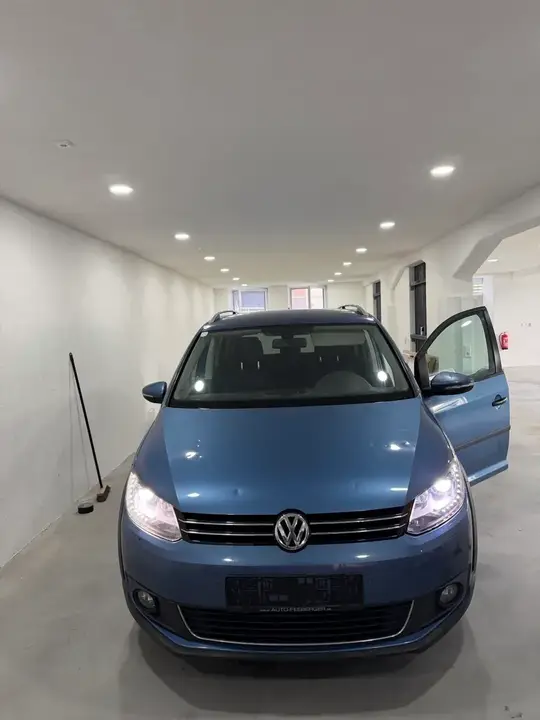 Volkswagen Touran 2013 photo 3