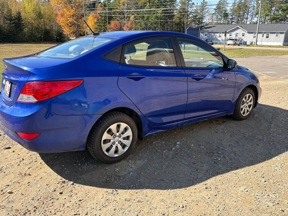 Hyundai Accent 2014 photo 4