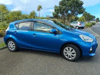 Toyota Aqua 2014 photo 5