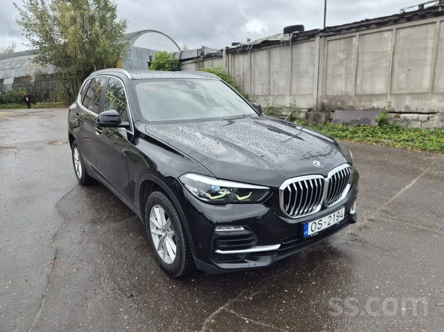 BMW X5 2021 photo 2