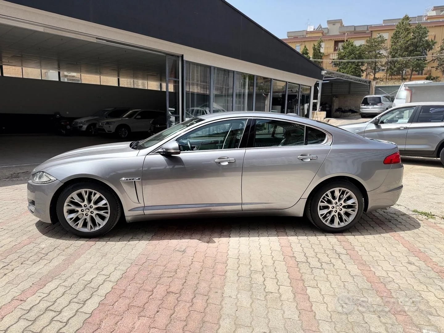 Jaguar Xf 2012 photo 5