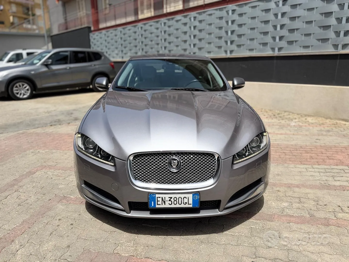 Jaguar Xf 2012 photo 2