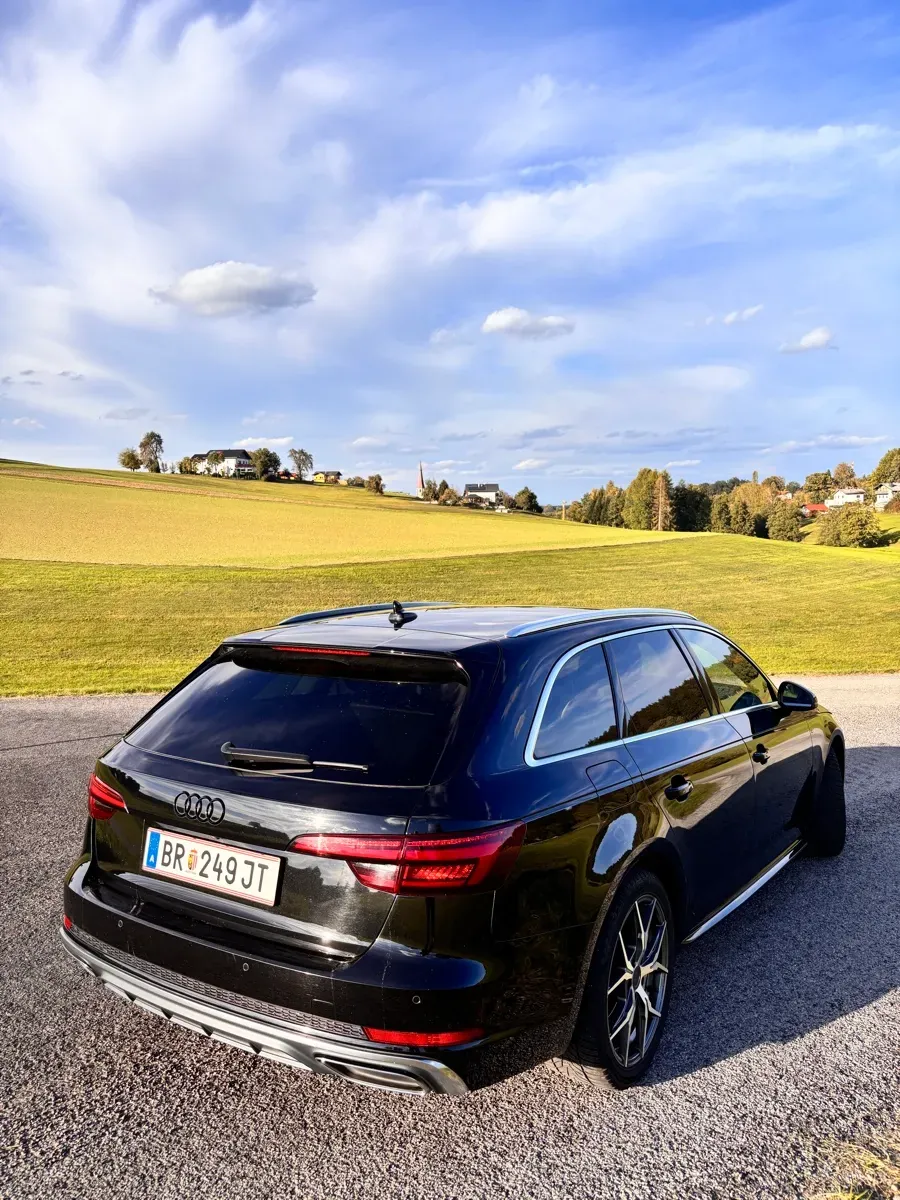 Audi A4 2019 photo 2