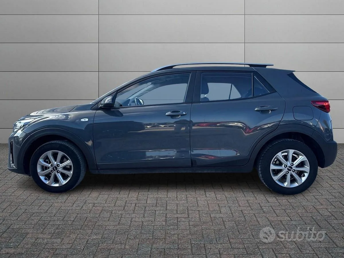 Kia Stonic 2023 photo 2