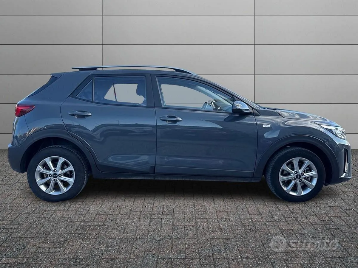 Kia Stonic 2023 photo 3