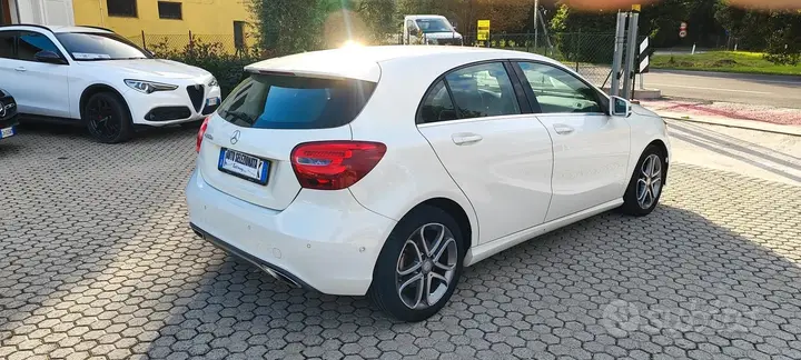 Mercedes-Benz A 200 2016 photo 5