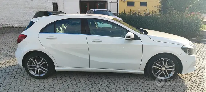 Mercedes-Benz A 200 2016 photo 4
