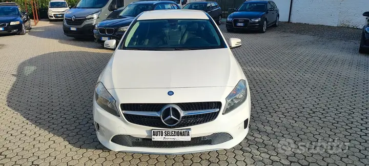 Mercedes-Benz A 200 2016 photo 2