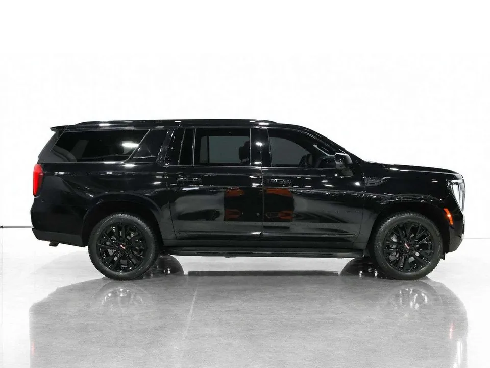 GMC Yukon Xl 2025 photo 2