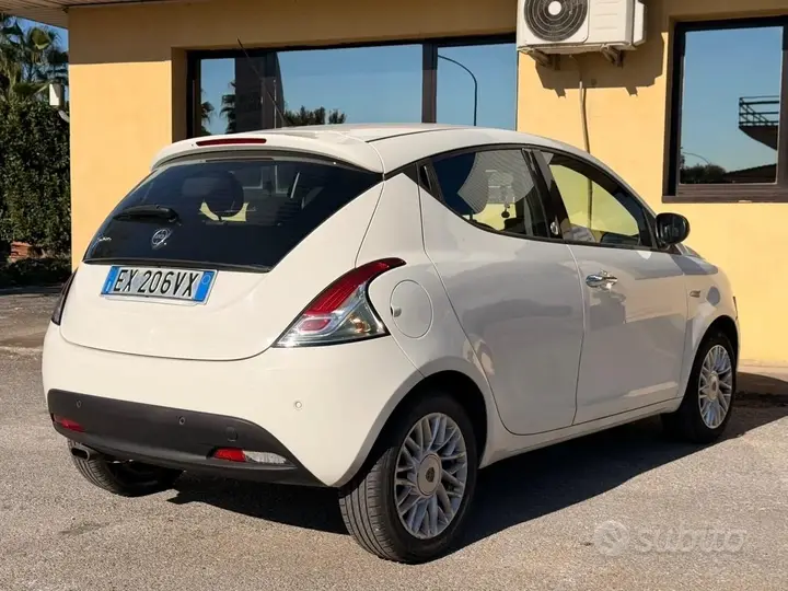 Lancia Ypsilon 2014 photo 5