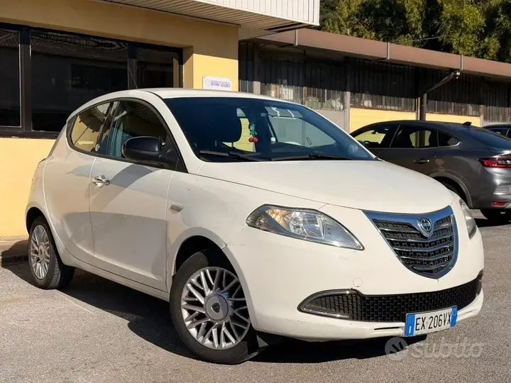 Lancia Ypsilon 2014 photo 3