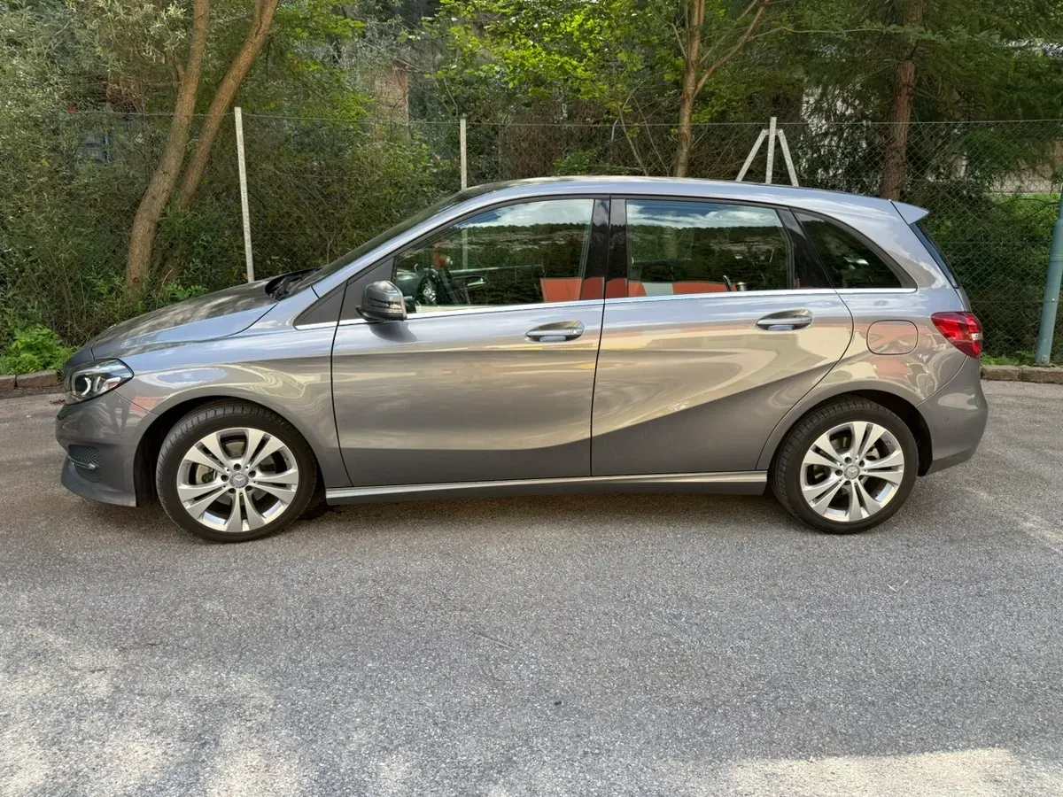 Mercedes-Benz B-Class 2015 photo 2