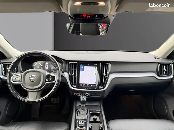 Volvo V60 2021 photo 2