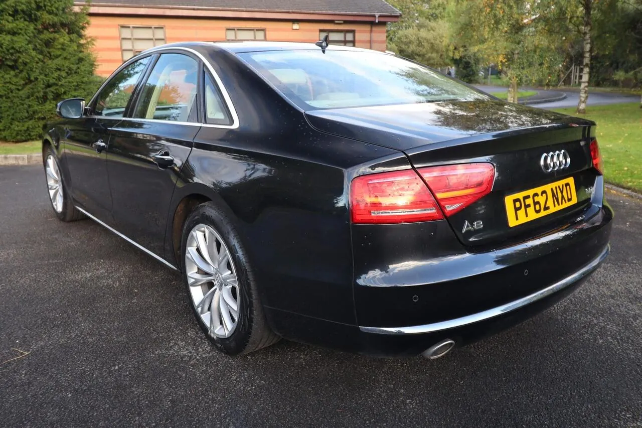 Audi A8 2013 photo 4