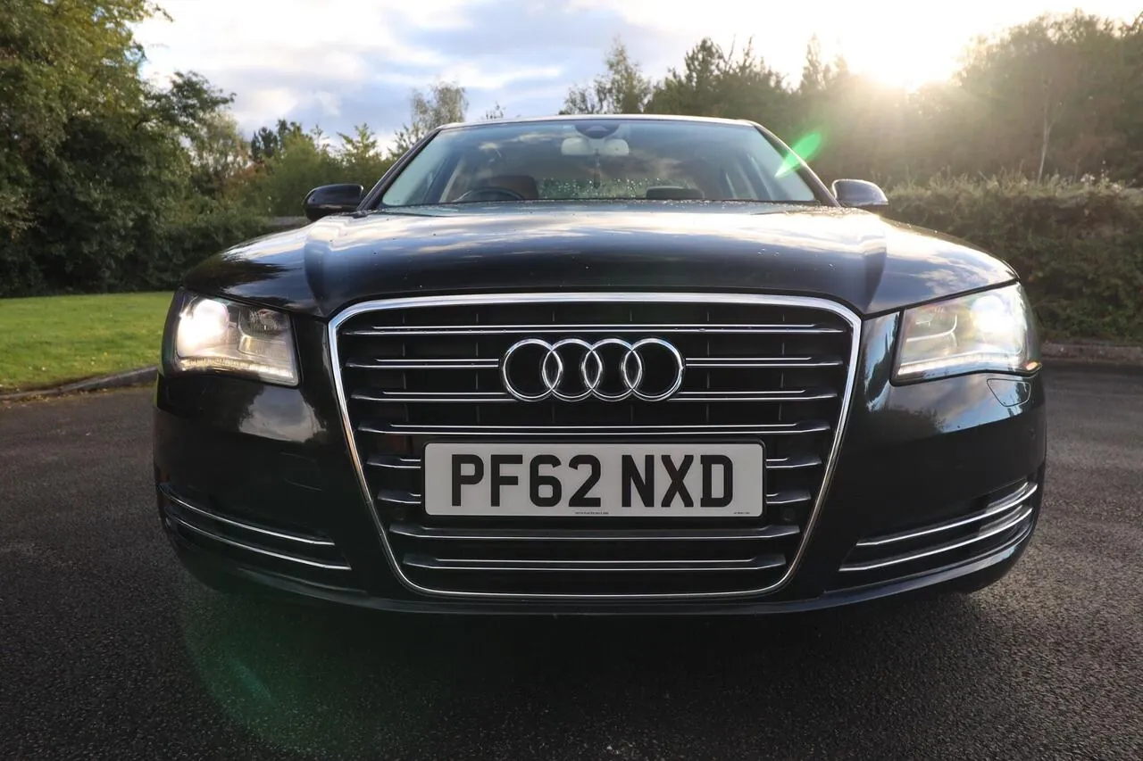 Audi A8 2013 photo 2