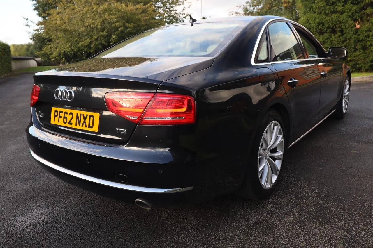 Audi A8 2013 photo 5