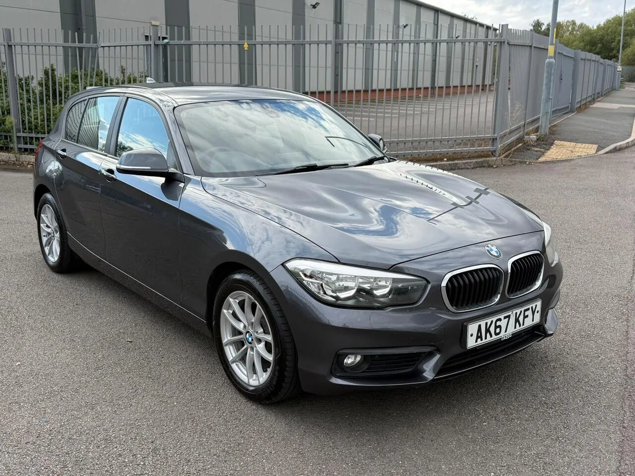 BMW 1 Series 2018 photo 2