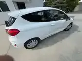 Ford Fiesta 2019 photo 2