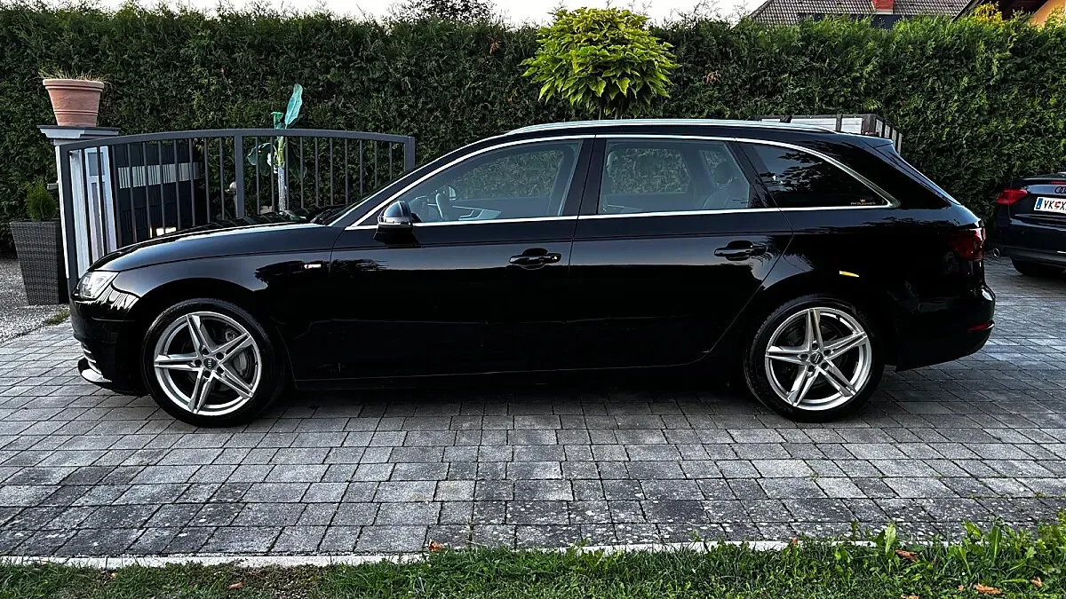 Audi A4 2017 photo 2