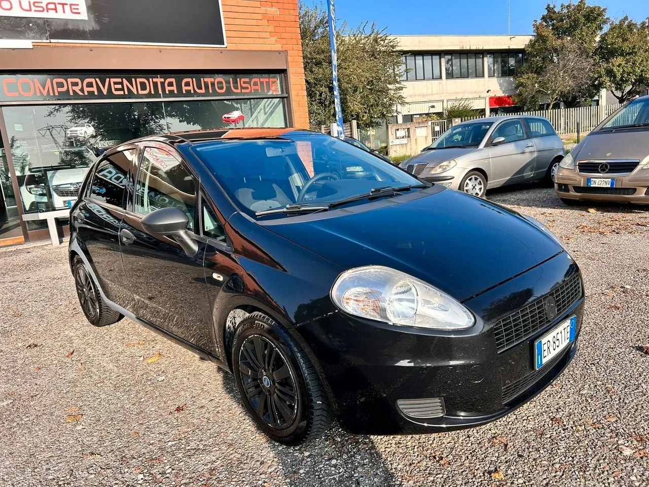 Fiat Grande Punto 2013 photo 3