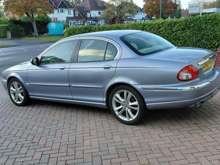 Jaguar X-Type