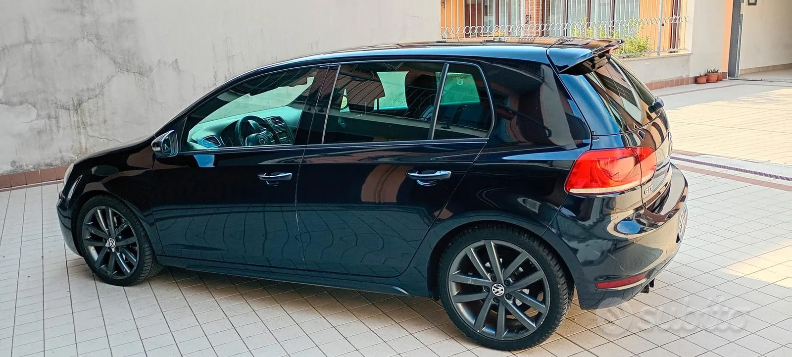 Volkswagen Golf 2011 photo 2