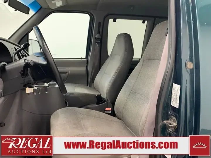 Ford E-350 2000 photo 5