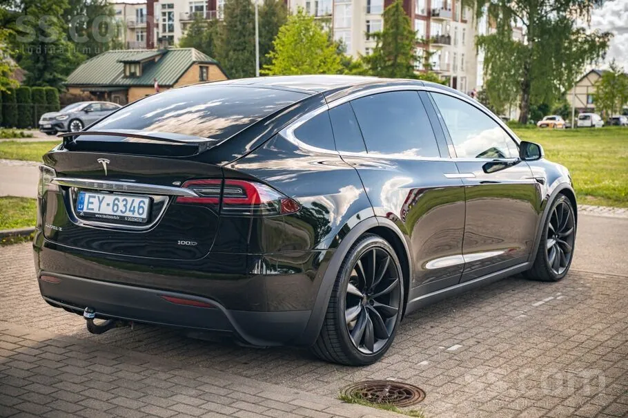 Tesla Model X 2017 photo 4