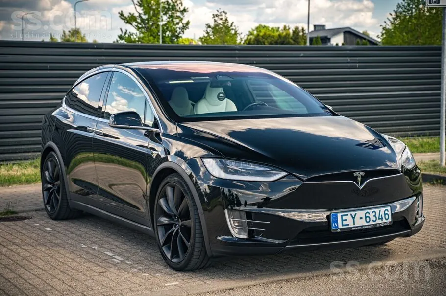 Tesla Model X 2017 photo 3