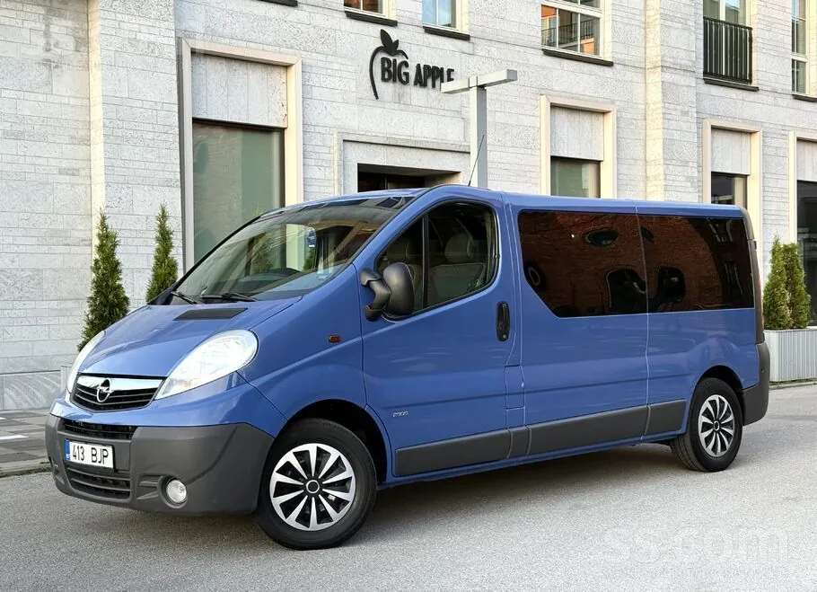 Opel Vivaro 2013 photo 2