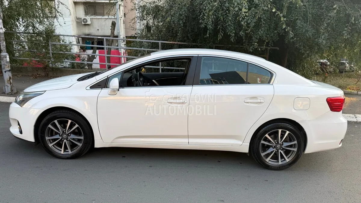 Toyota Avensis 2014 photo 2
