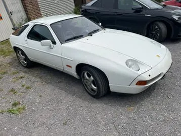 Porsche 928