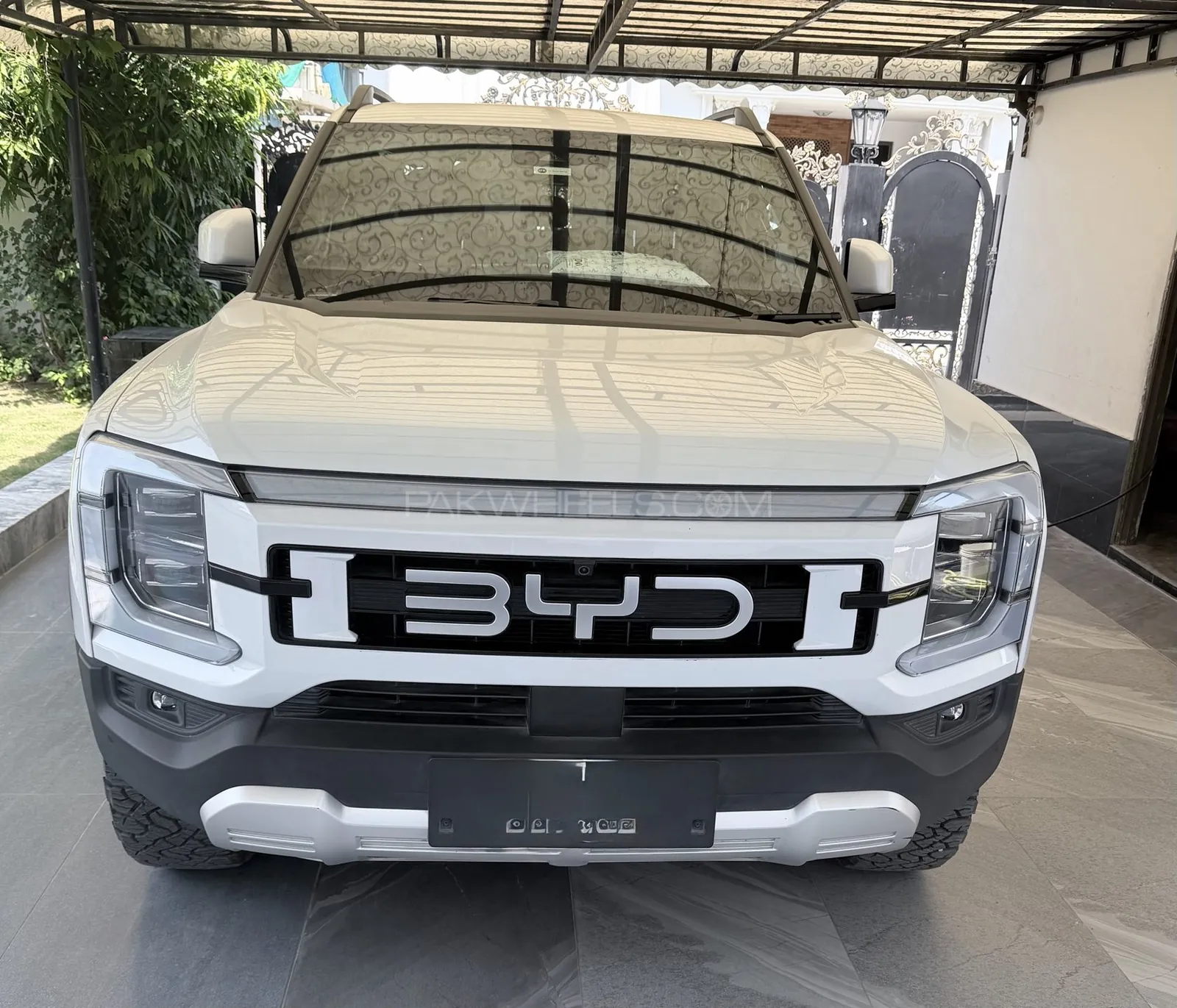 BYD Shark 6