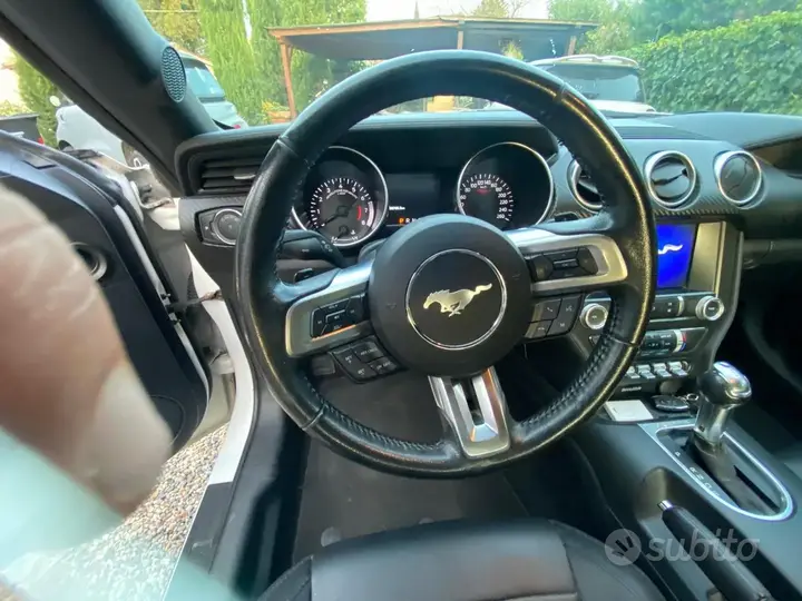 Ford Mustang 2022 photo 3