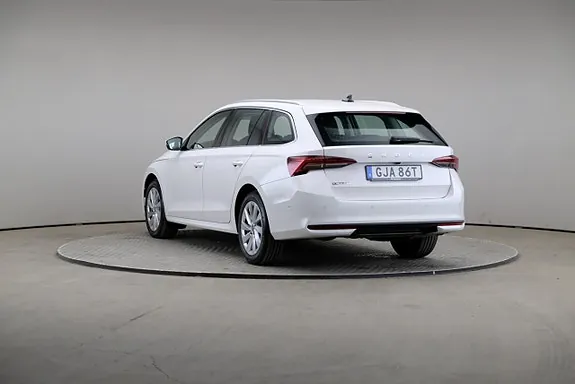 Skoda Octavia 2025 photo 2