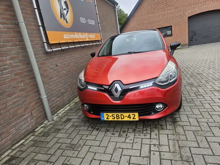 Renault Clio Estate 2013 photo 2