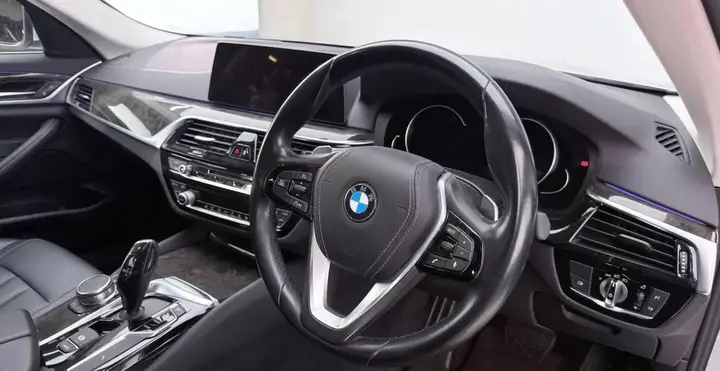 BMW 5 Series 2018 photo 4
