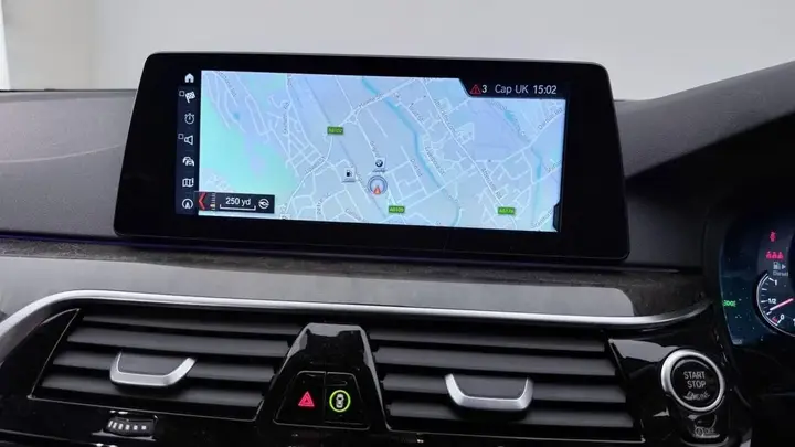 BMW 5 Series 2018 photo 3