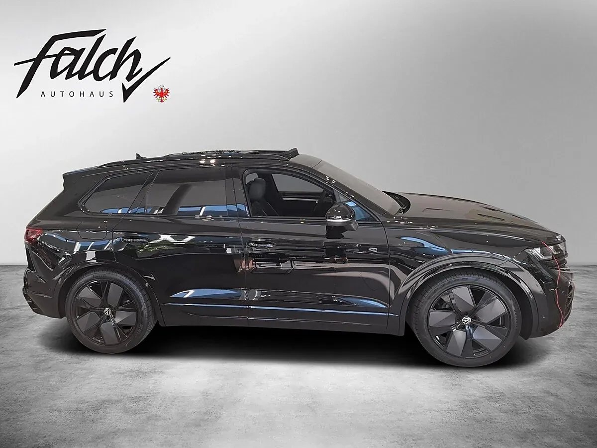 Volkswagen Touareg 2026 photo 2