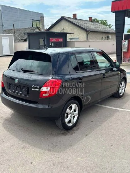 Skoda Fabia 2012 photo 4