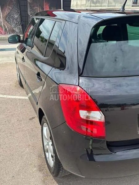 Skoda Fabia 2012 photo 5