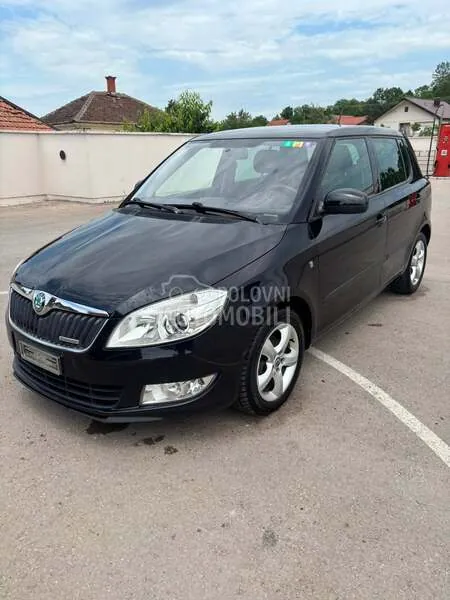 Skoda Fabia 2012 photo 2