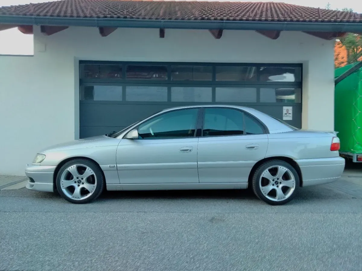 Opel Omega 2002 photo 2