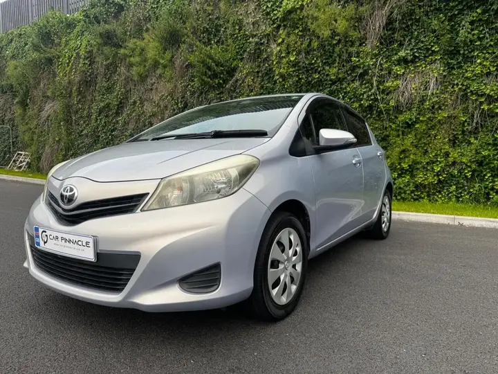 Toyota Yaris 2013 photo 4