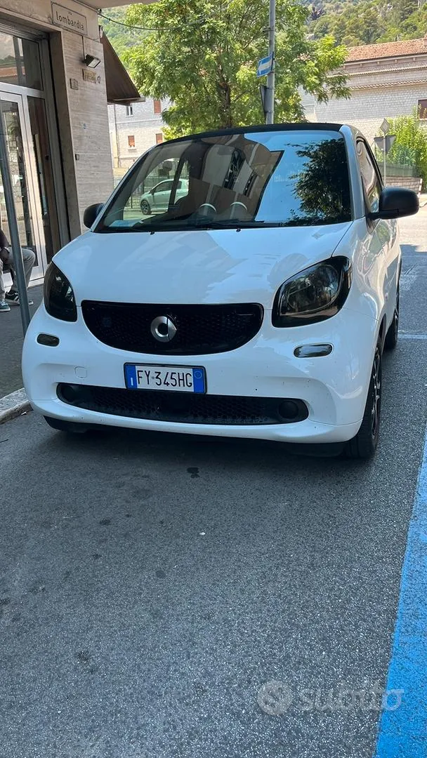 Smart Fortwo 2019 photo 2