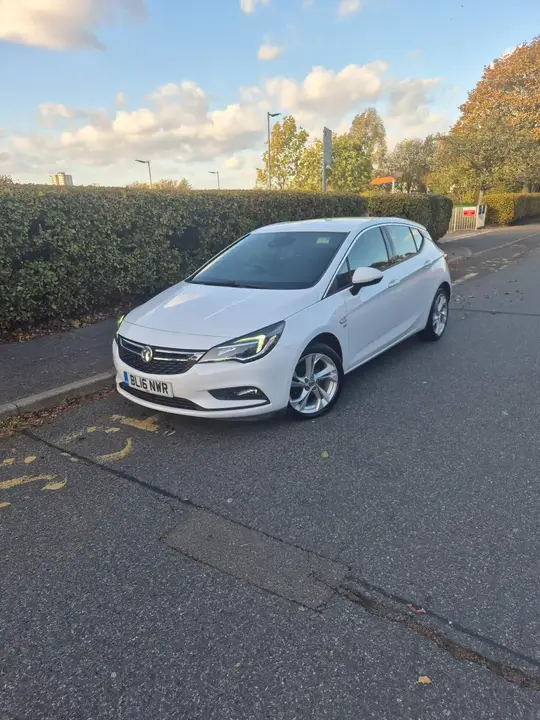 Vauxhall Astra 2016 photo 2