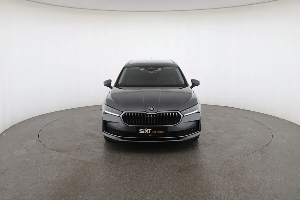 Skoda Superb 2025 photo 2